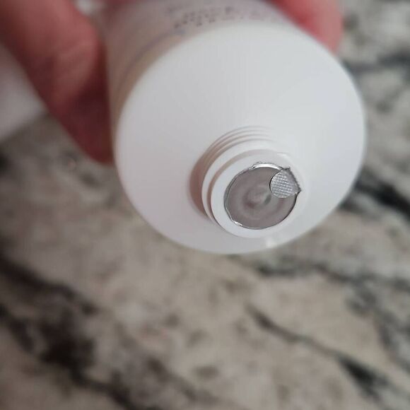 Bundle of ONEIRO Sunchasers Body Wash (3 fl oz) and Body Milk (3 fl oz) - Picture 5 of 6